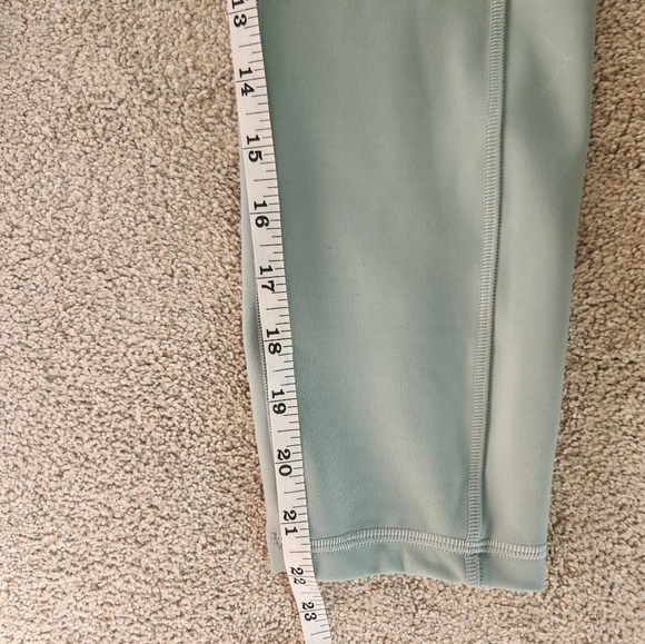Lululemon Invigorate High-Rise Crop Tights Leggings Running Pants 2022 Size 6 - Picture 9 of 10